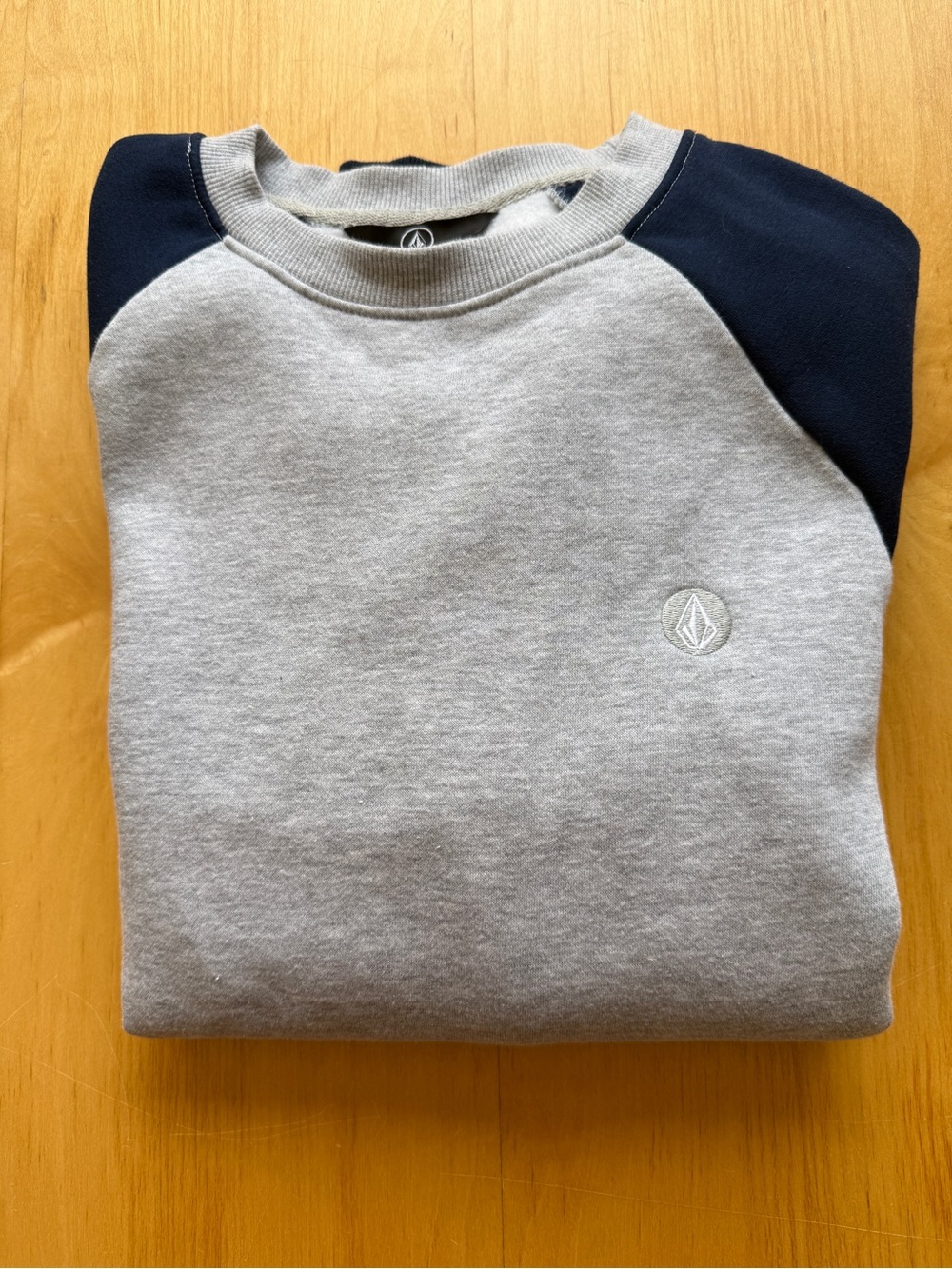 Volcom Colorblock Crewneck Sweatshirt Gray Navy Pullover Men’s Medium